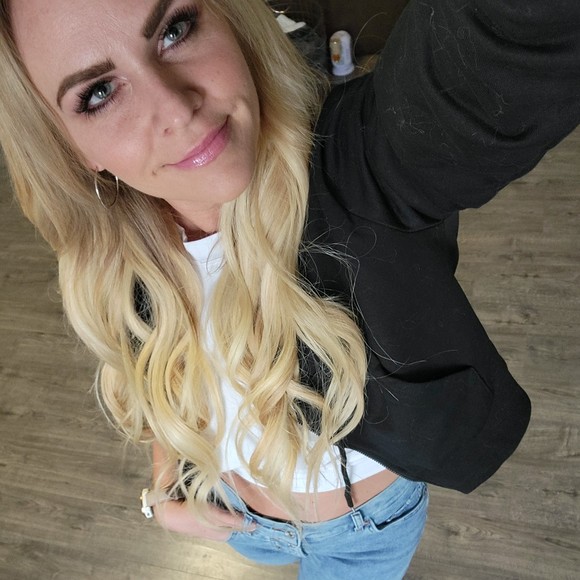 Meet your Posher, Elisa - Picture 1 of 1